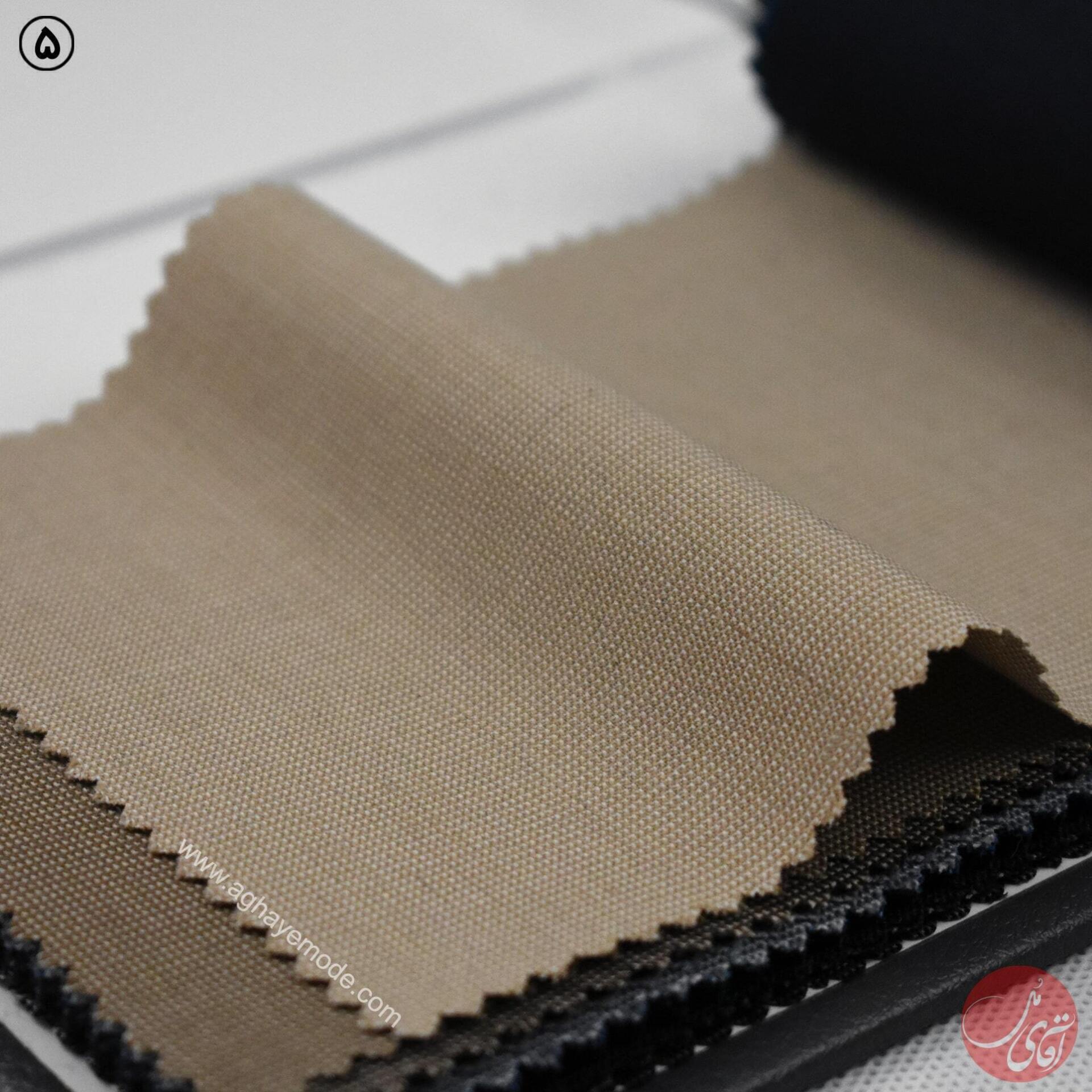  فاستونی سنجاقی کرم روشن 